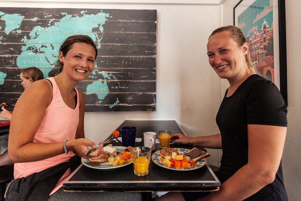 Ocean Island Inn Backpackers Suites Hostel 54/79