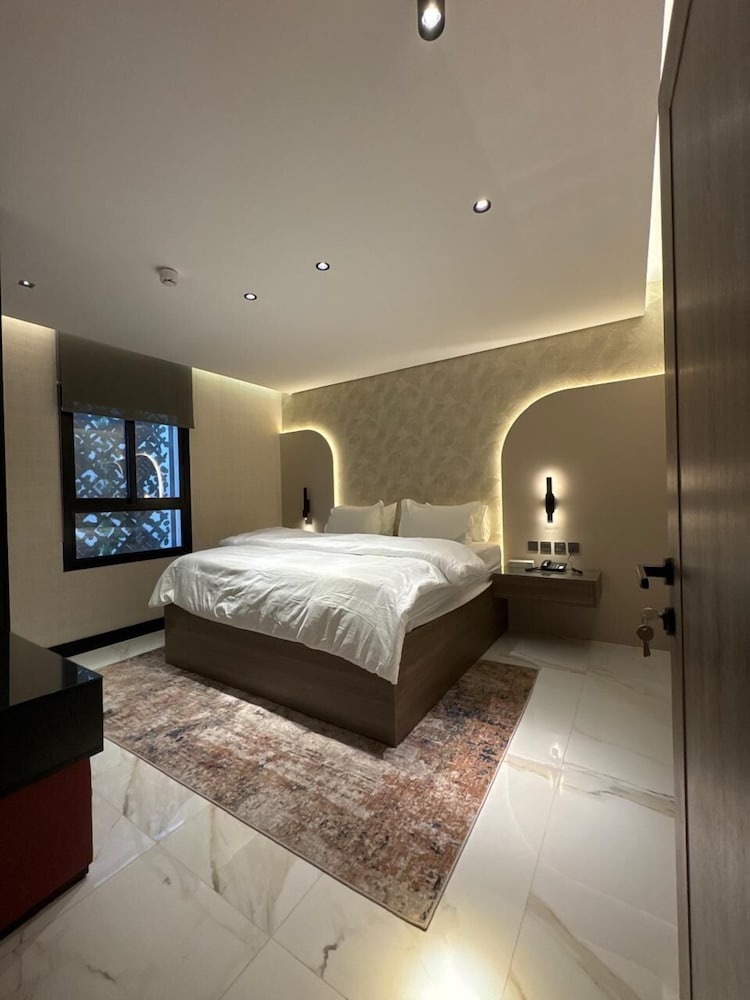 1 BEDROOM, EXECUTIVE, SUITE