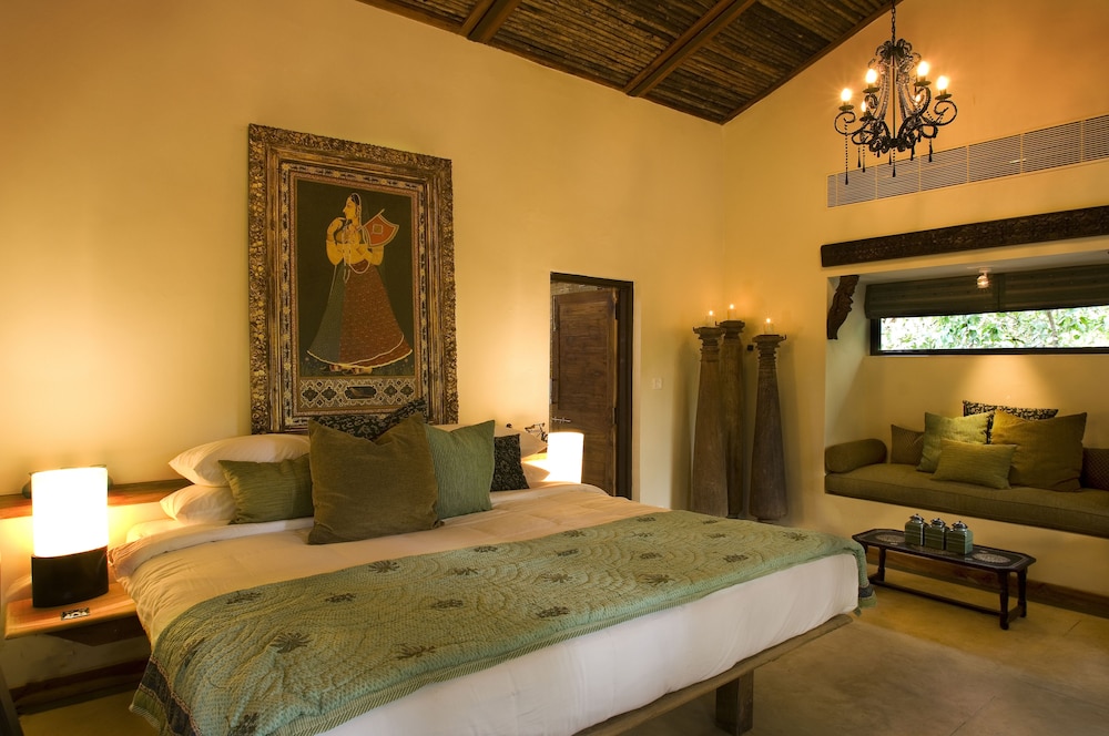Colonial, Bungalow, King Bed