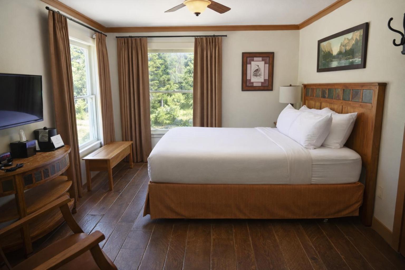 Suite, House, King Bed