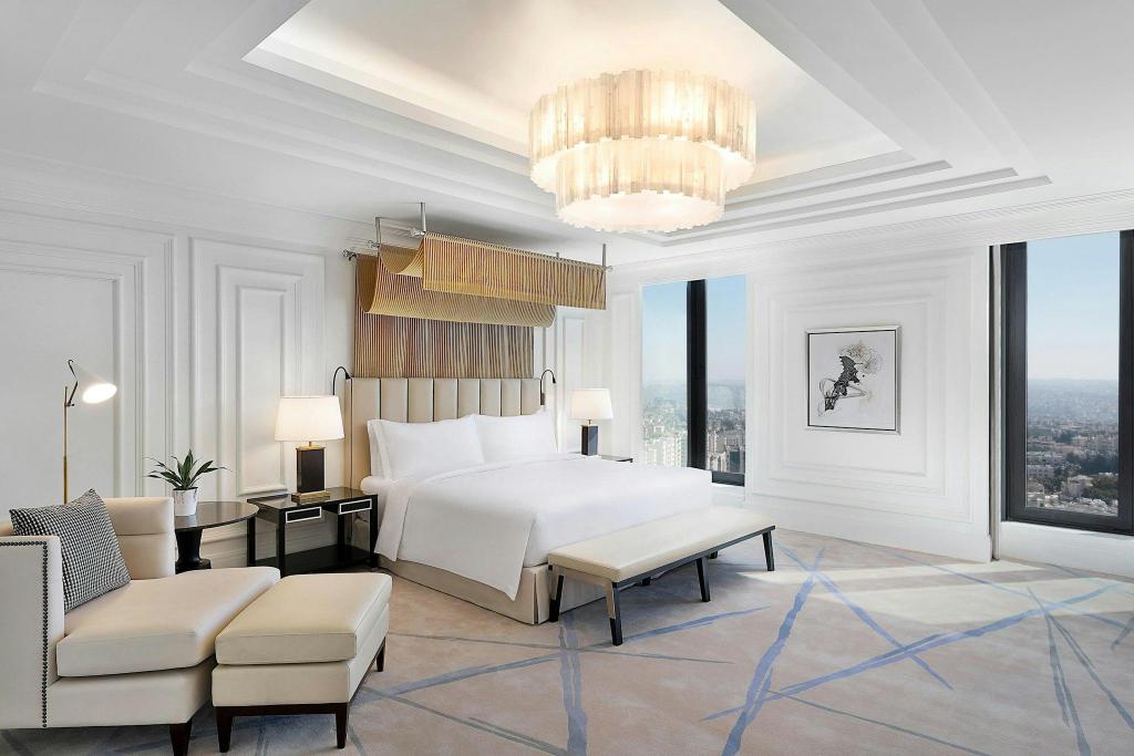1 Bedroom, Royal, Suite, King Bed, Skyline View, Balcony, High Floor