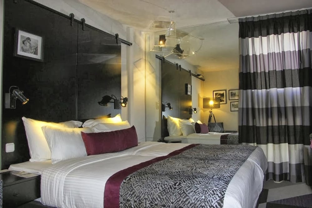 BASIC, DOUBLE OR TWIN BED