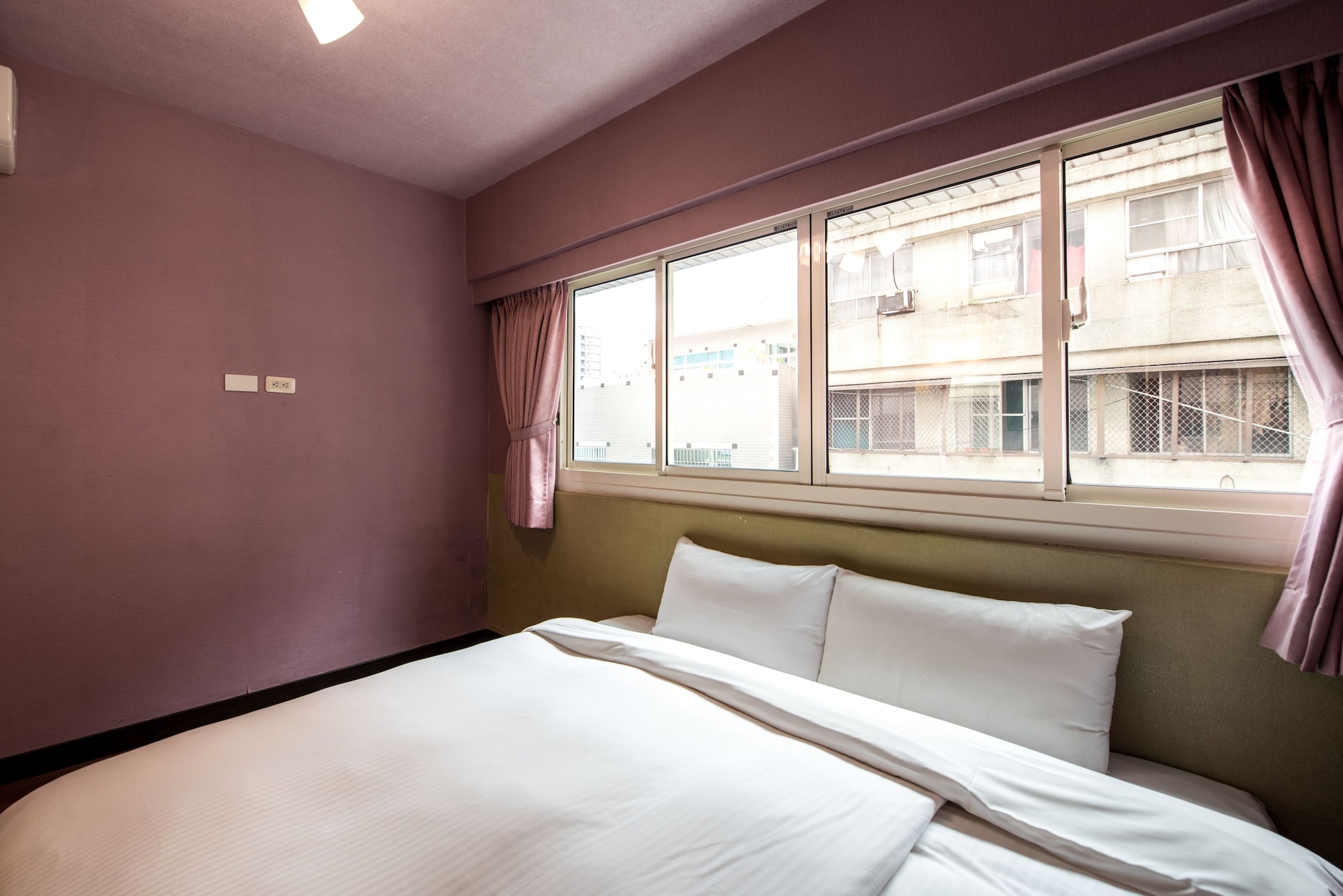 BASIC, QUEEN BED