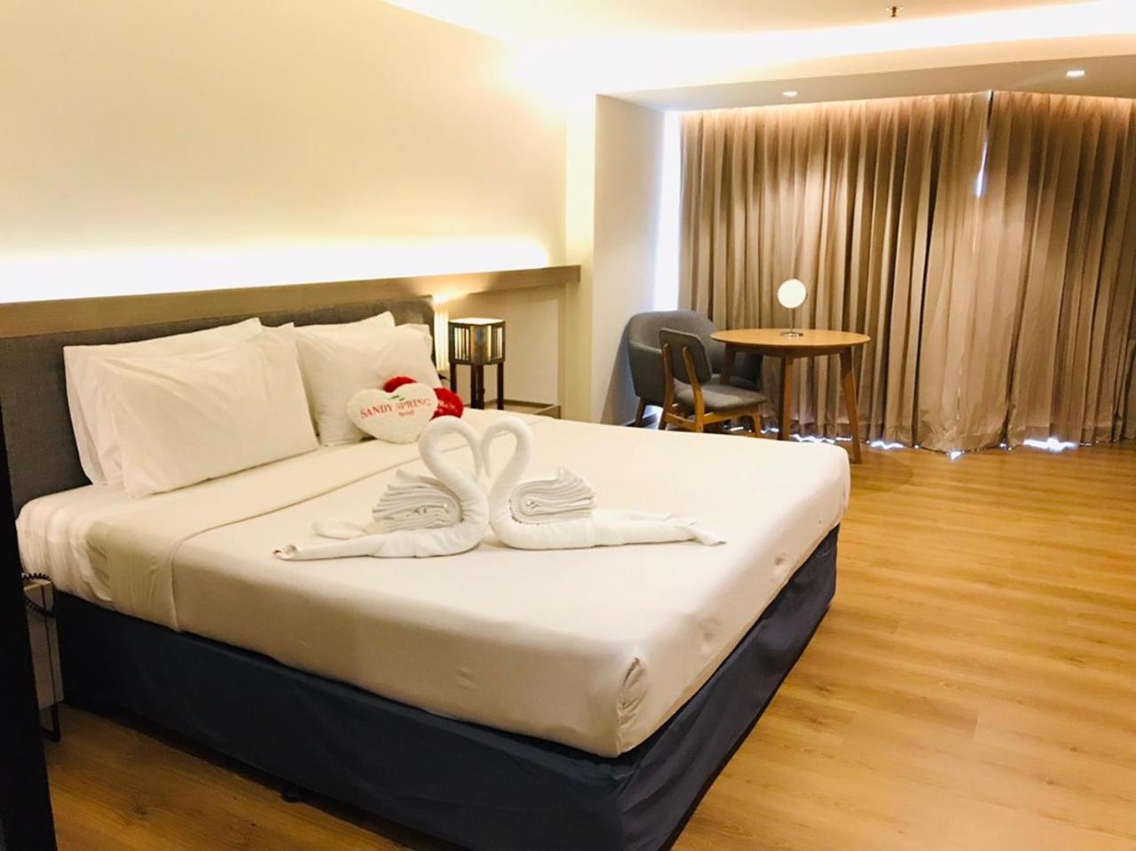 GRAND DELUXE SEAVIEW (NO BATHTUB)
