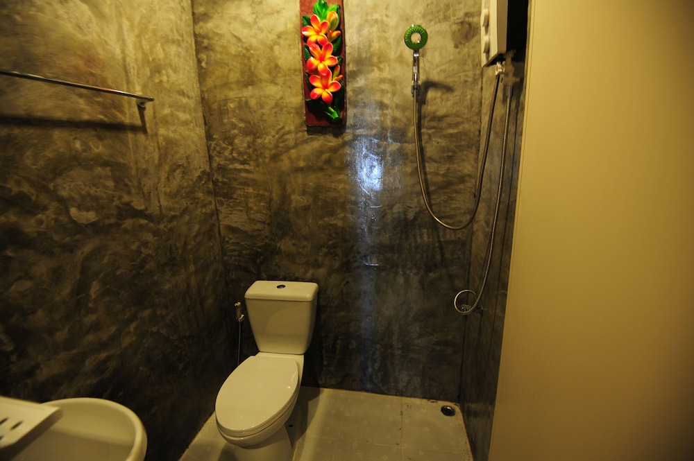 FEMALE DORM, FEMALE ONLY, BASIC