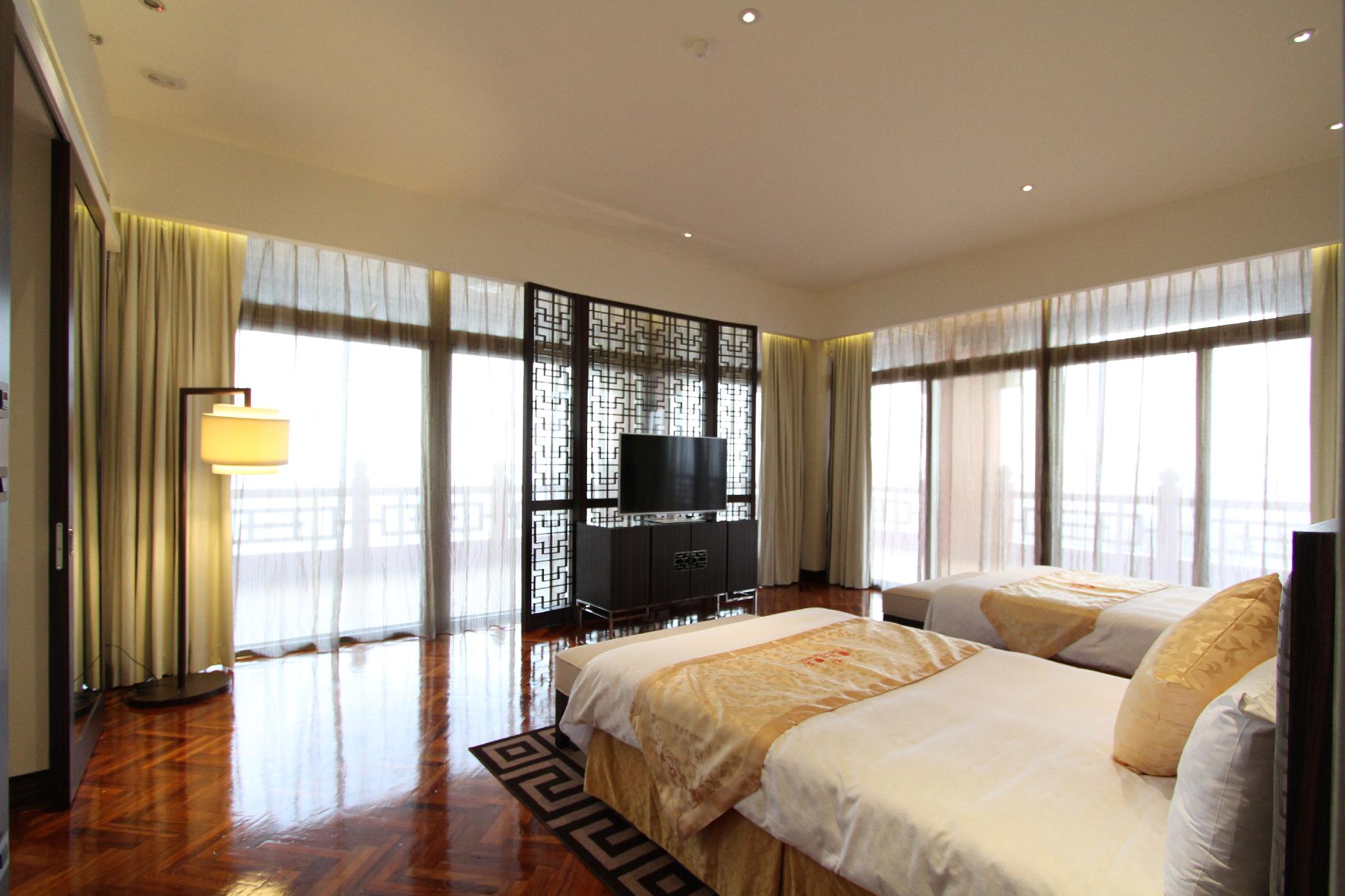 Semi Room, Suite, Twin Beds, 2 Semi Double Beds, Corner