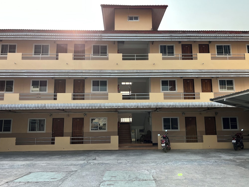 Jamjuree Place 4/68