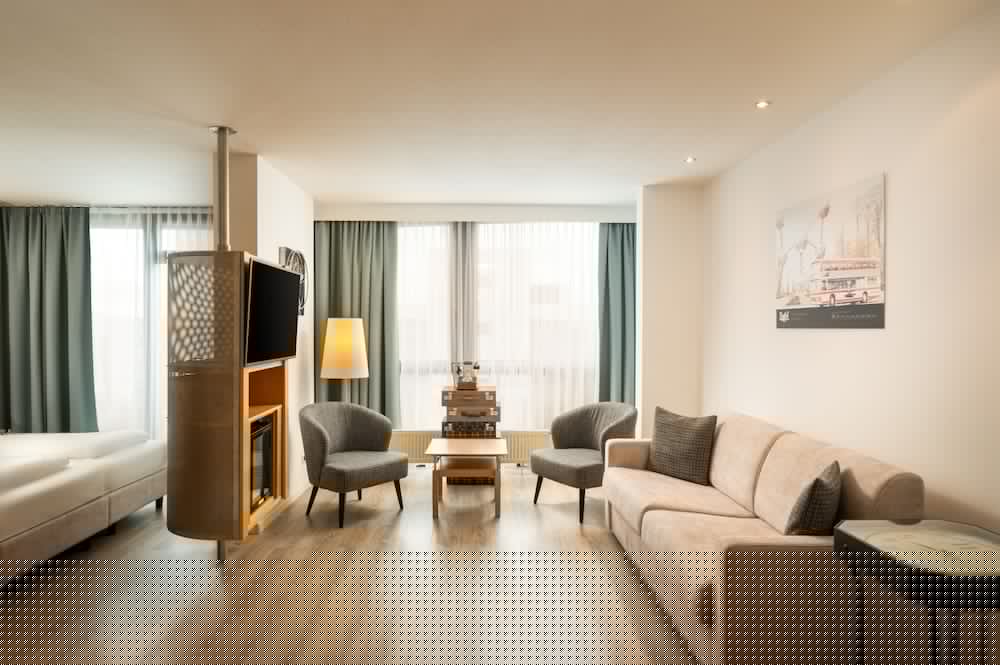 ANA Neotel, Trademark Collection by Wyndham 37/77