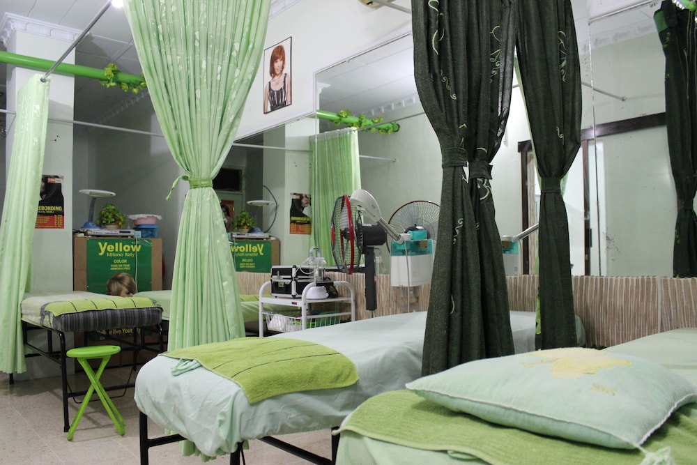 Rene Hotel 37/41