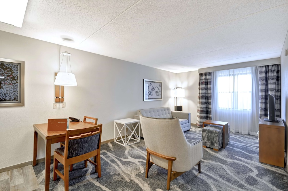 Homewood Suites by Hilton Boston-Peabody 33/55