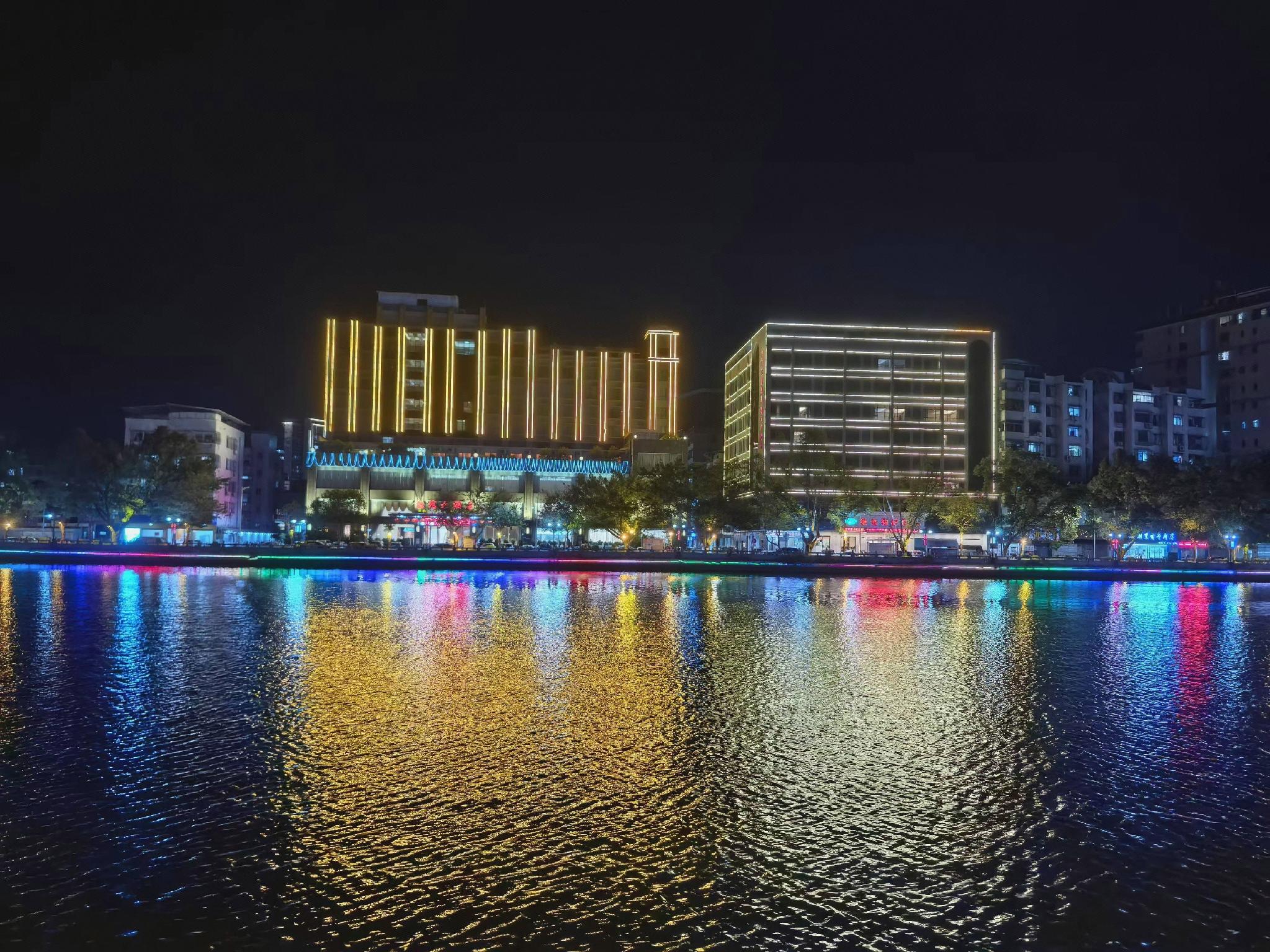 Vienna Hotel (Longmen) 38/39