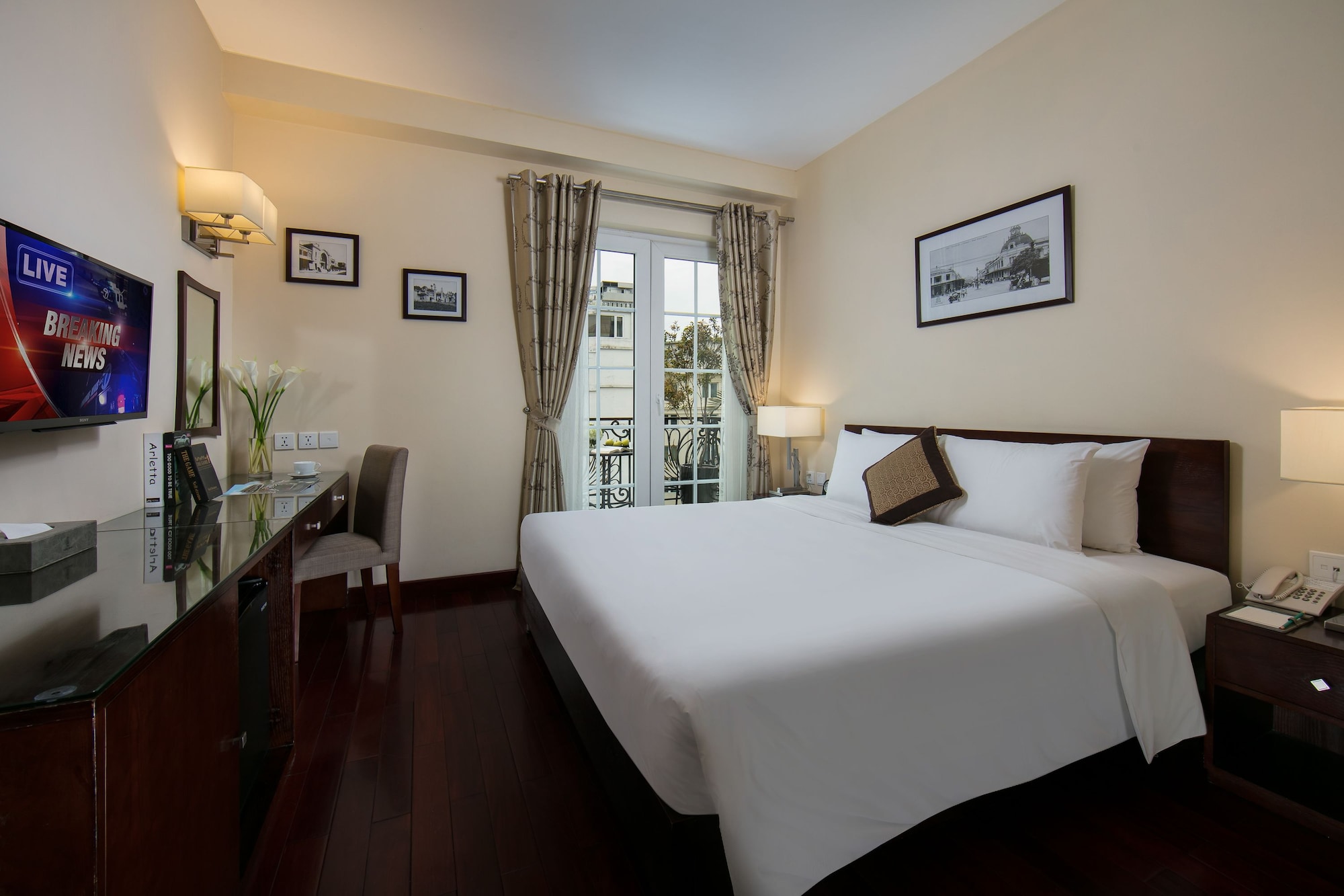 Executive, Double Bed, Balcony or Terrace, Small، Sunline Hotel 2/5
