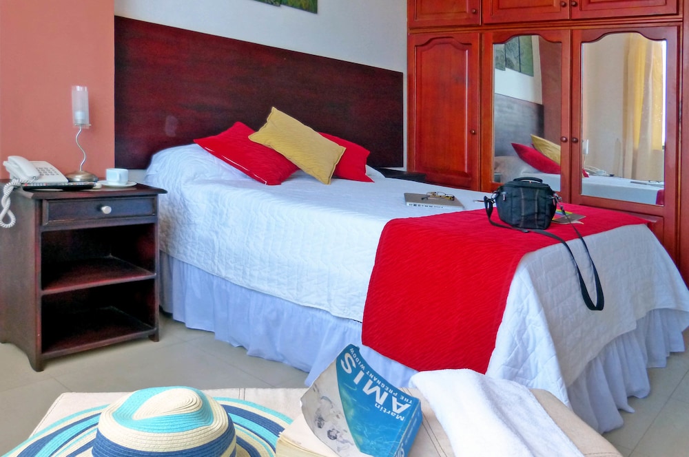 Hotel Brisas Del Pacifico 43/65