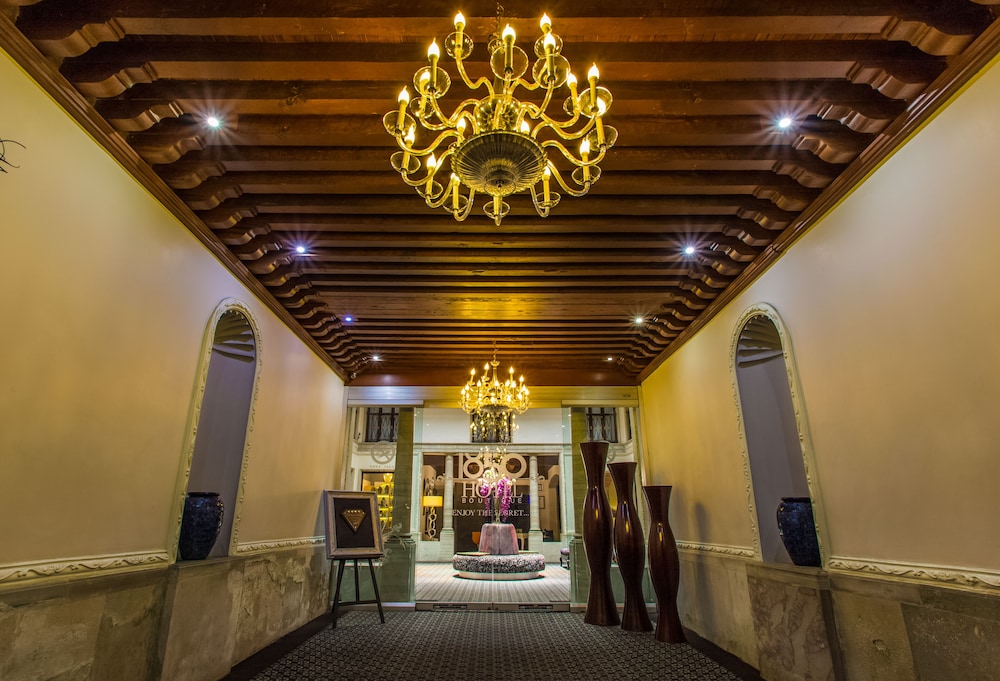 Hotel Boutique 1850 6/50