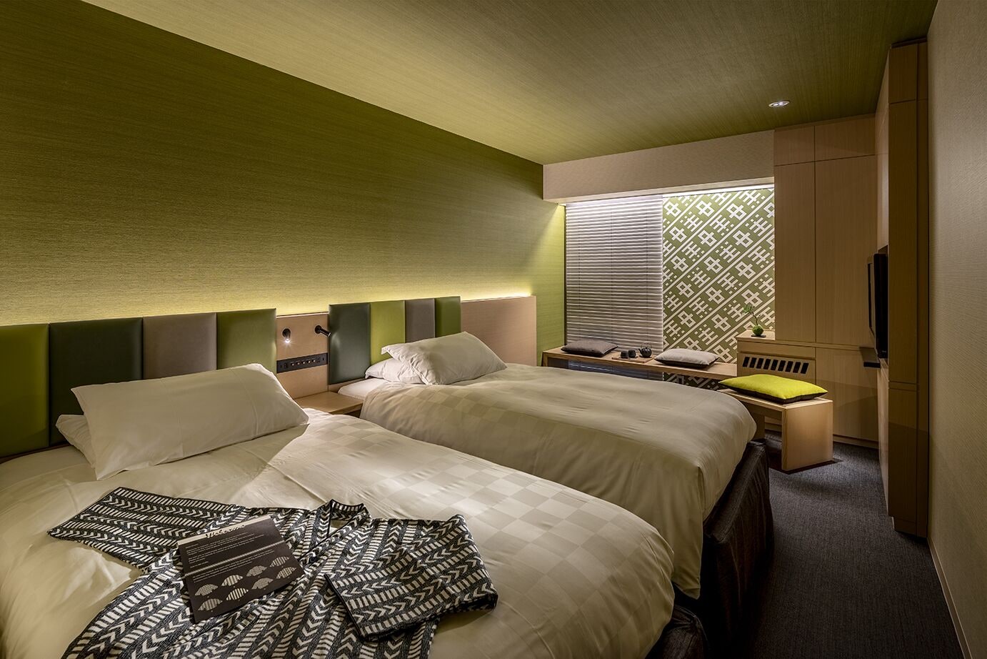 Concept, Twin Beds