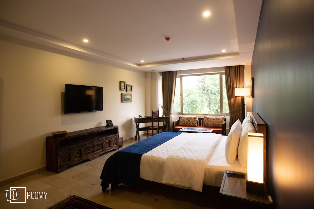 Roomy Signature Hotel 29/40