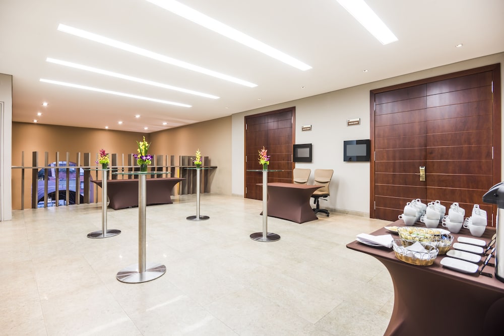 Hotel Rosales Plaza 25/61