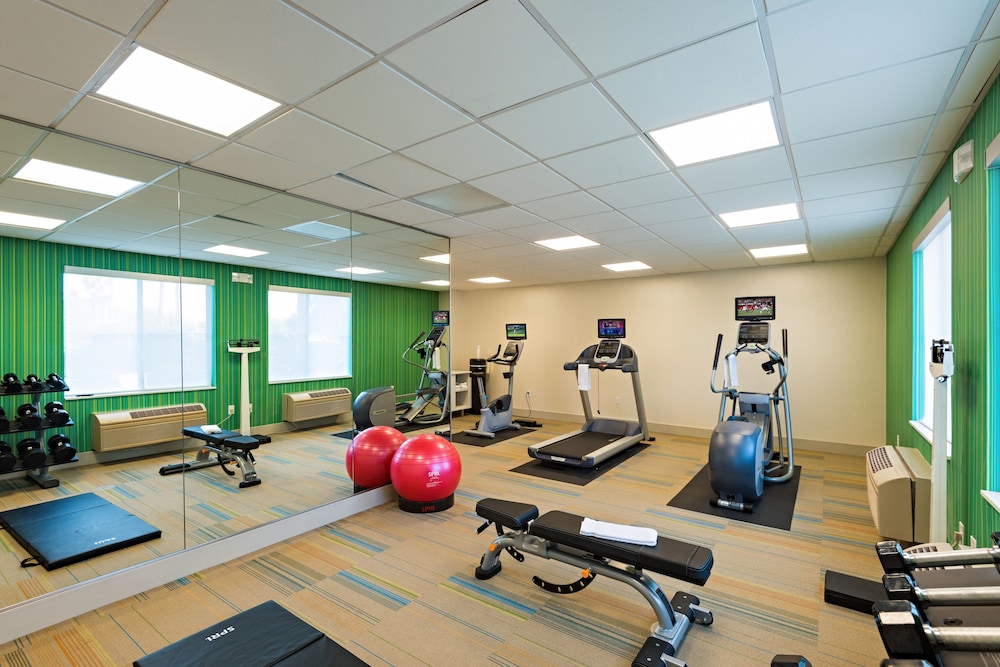 Holiday Inn Express Hotel Suites Peoria North Glendale 37/60