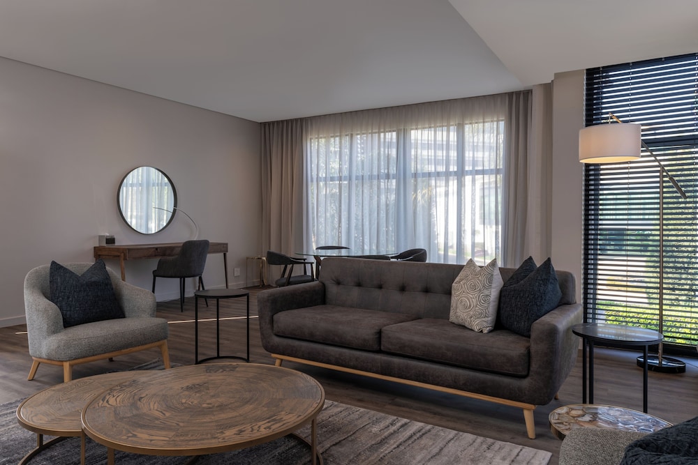 Radisson Hotel & Convention Centre Johannesburg, O.R. Tambo 30/50