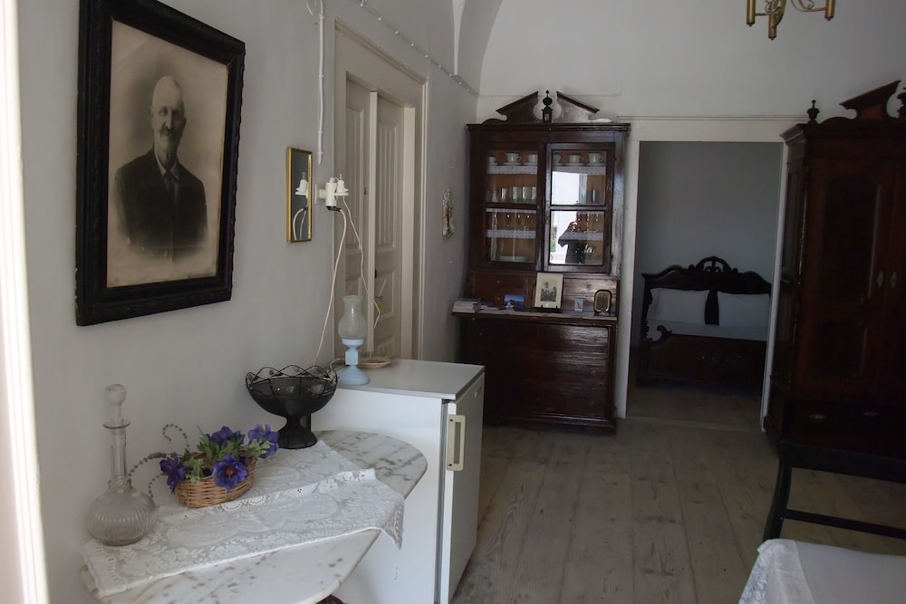 Marcos Rooms 44/44