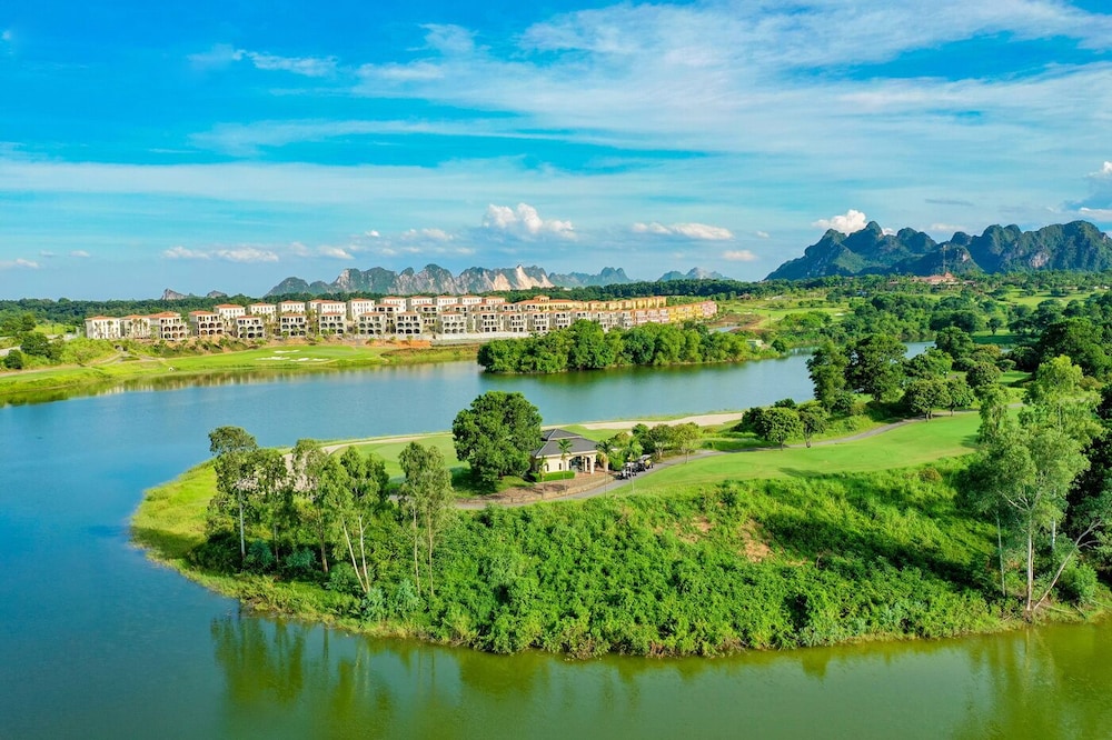 Wyndham Sky Lake Resort and Villas 45/50