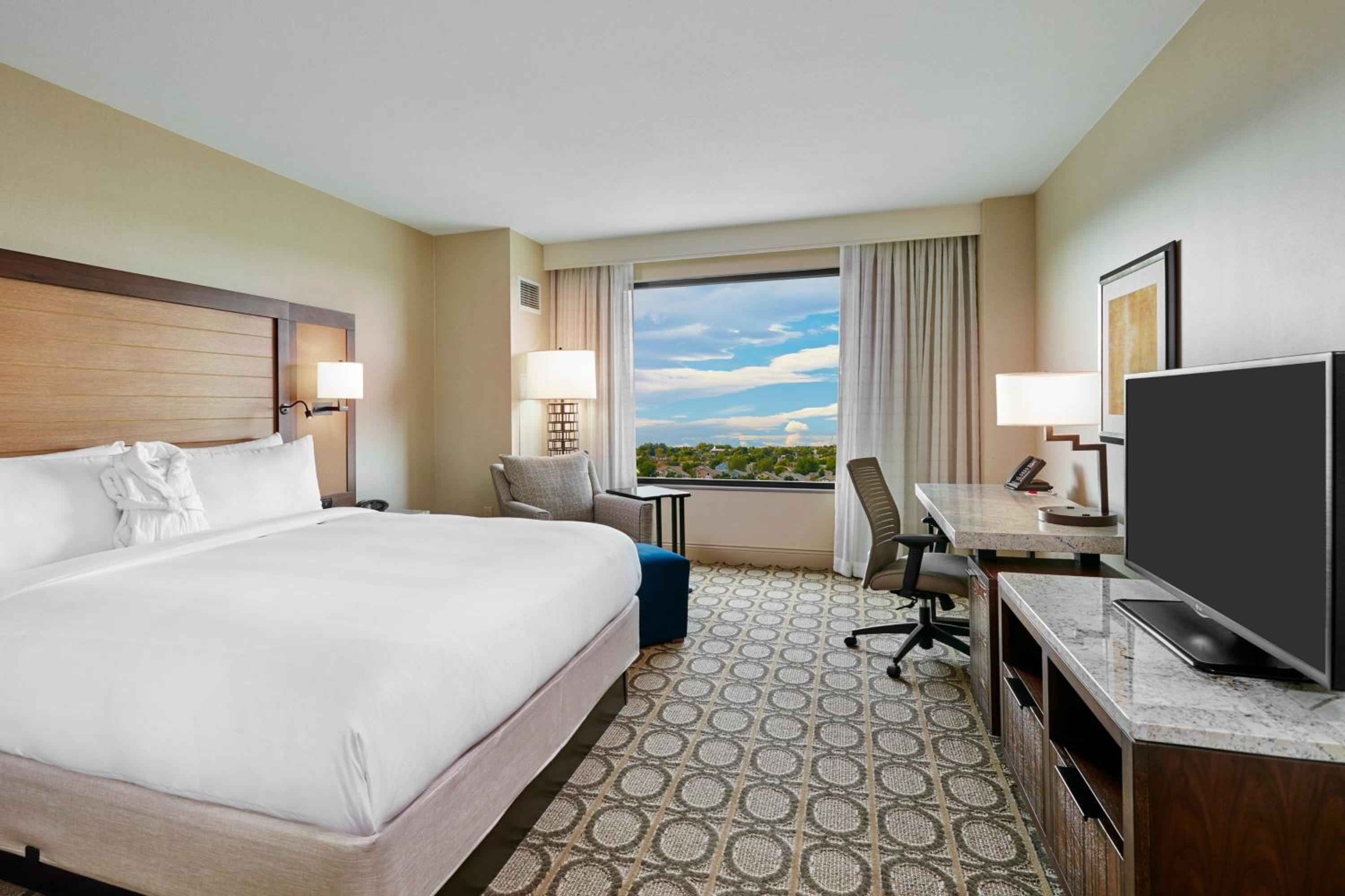 Guest Room, 2 Queen Beds, Club Floor