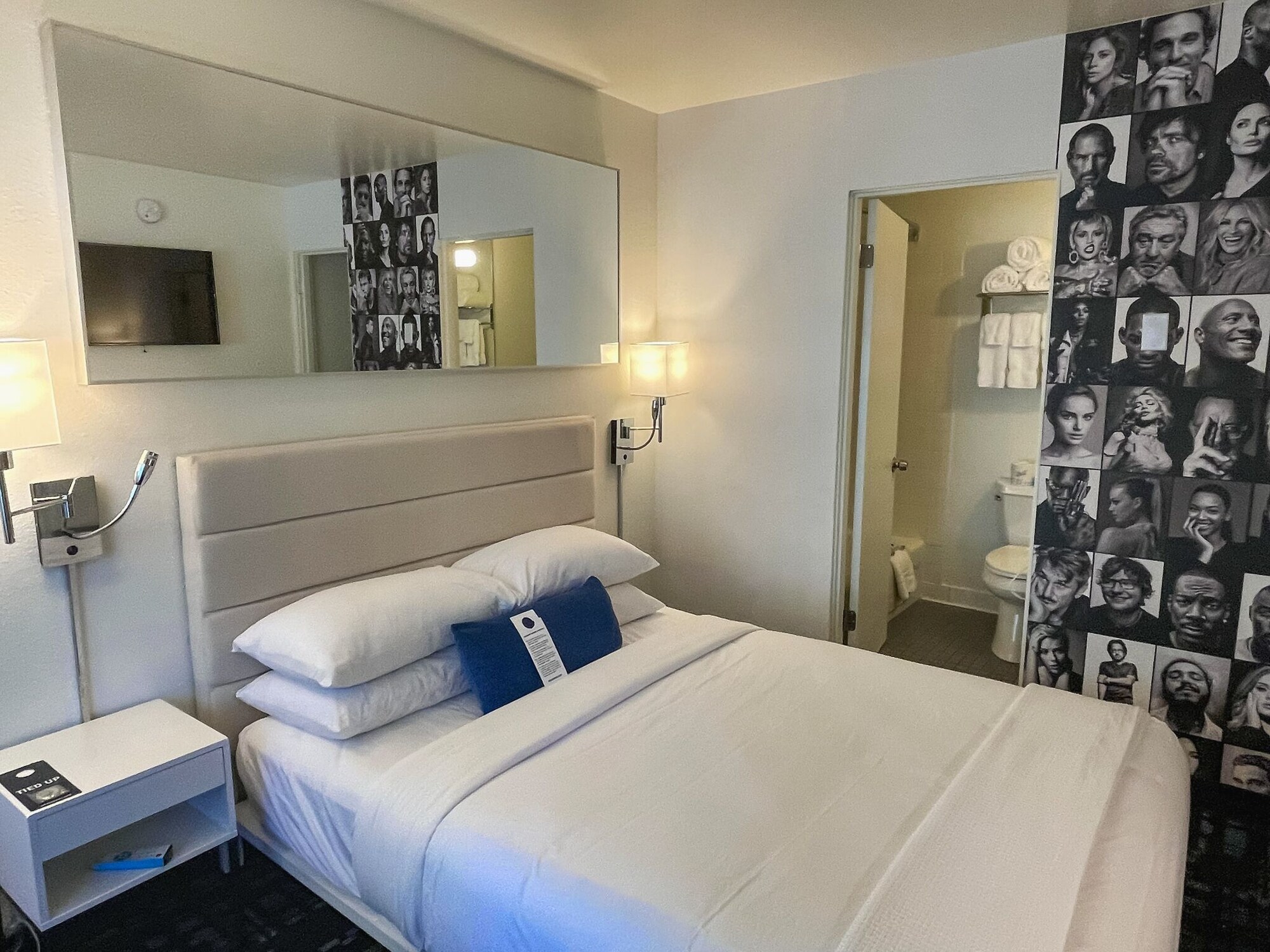 Open Plan, Queen Bed