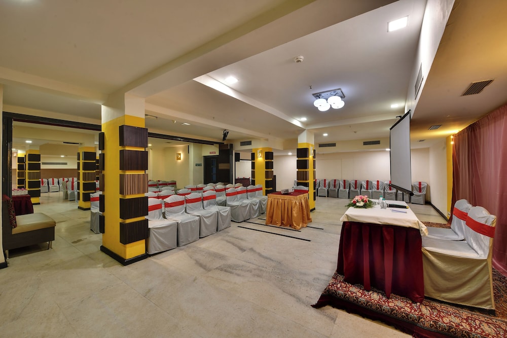 Click Hotel Yuvraj 39/46
