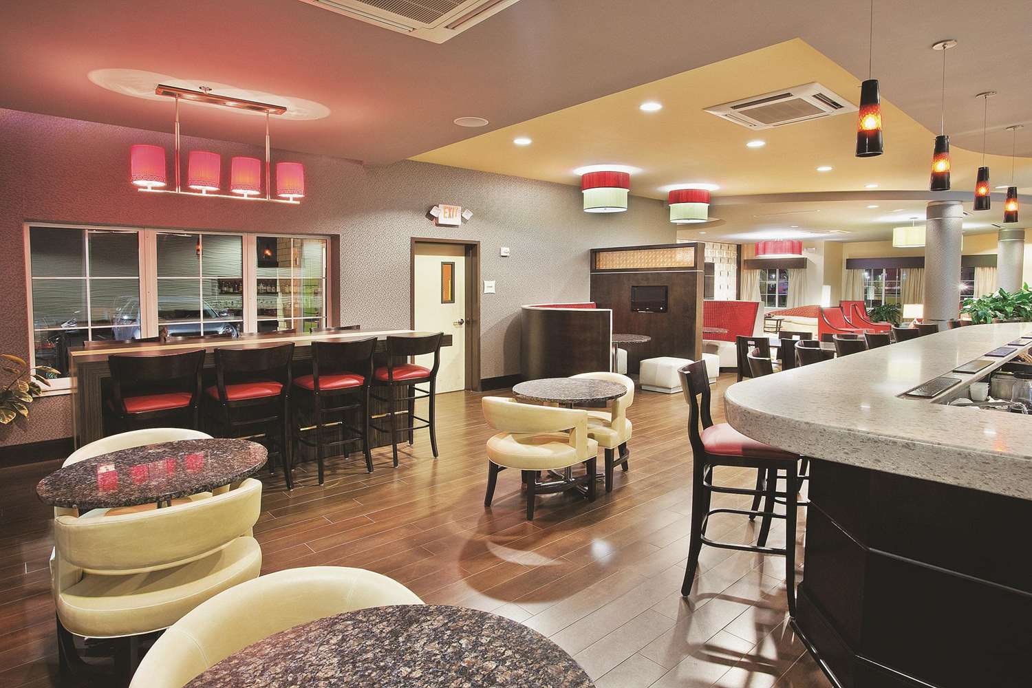 La Quinta Inn & Suites by Wyndham Hinesville - Fort Stewart 40/56