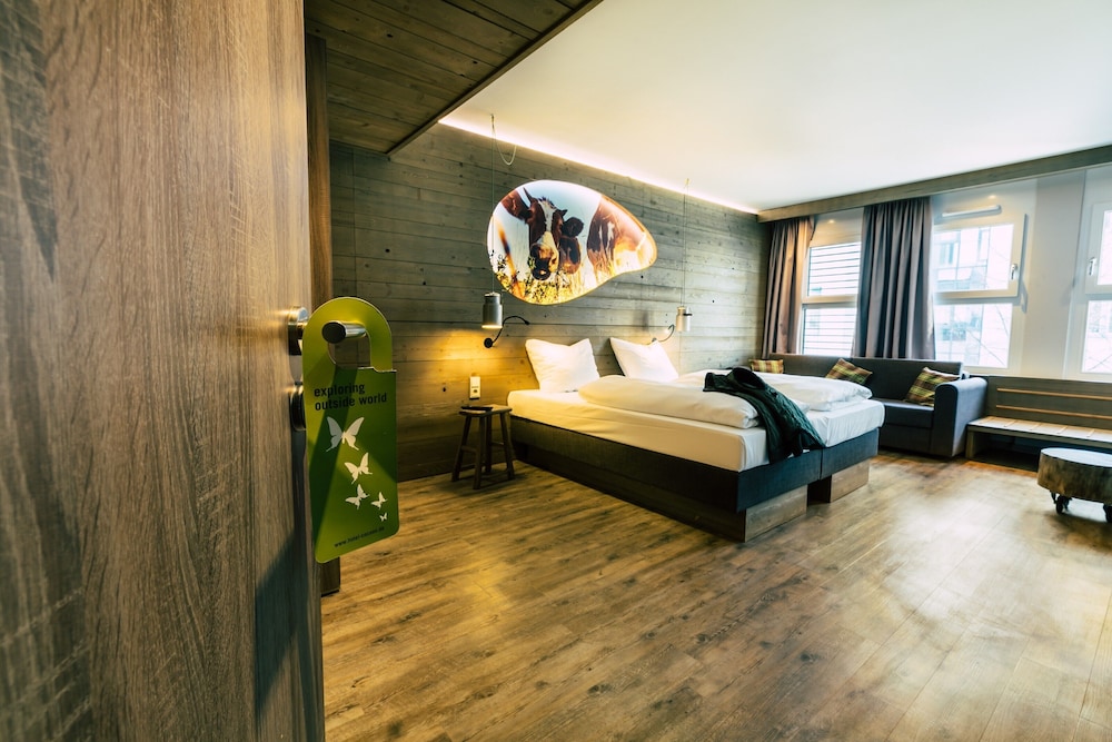 COCOON HAUPTBAHNHOF 56/73