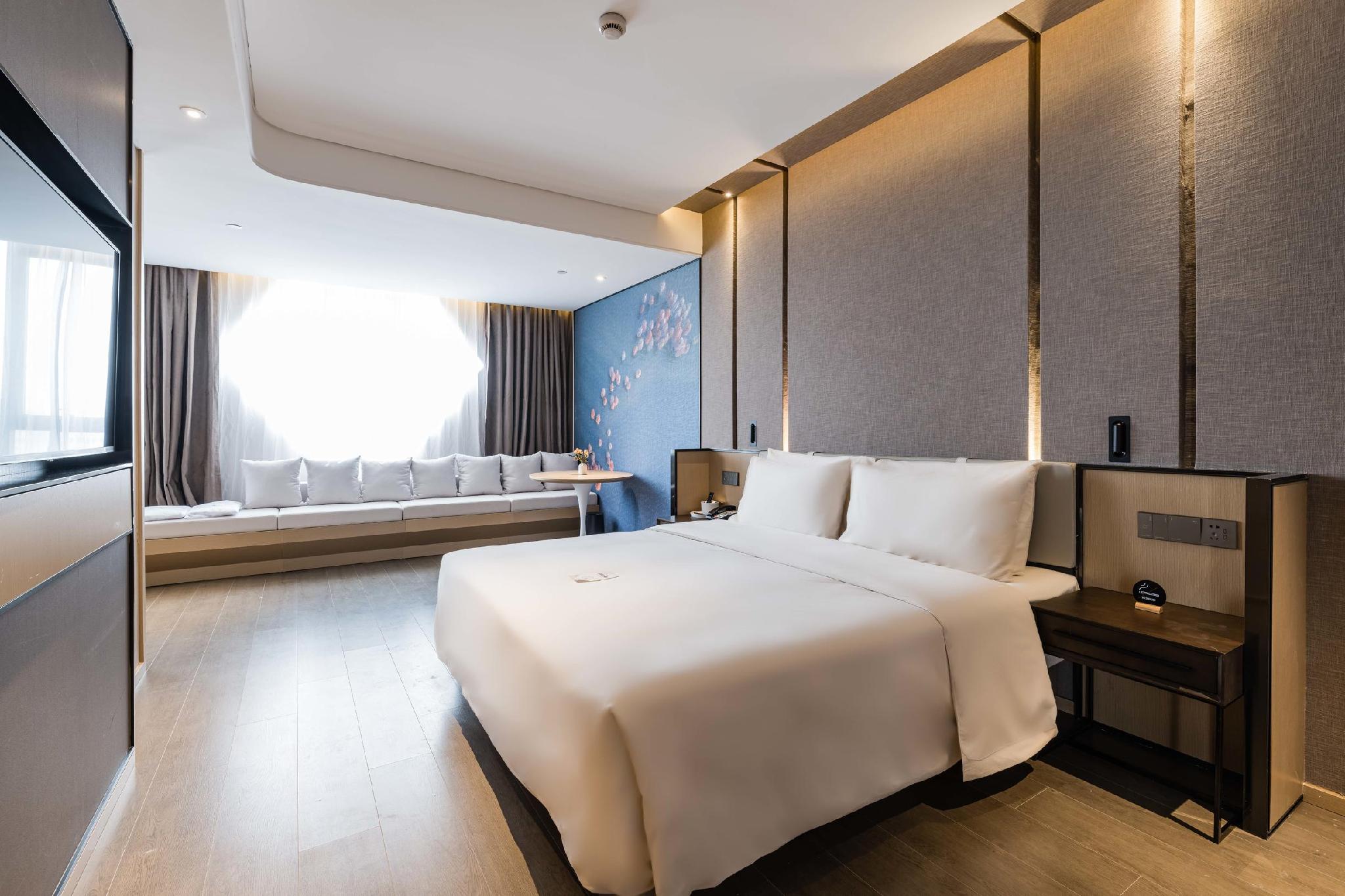 Jimu, Suite, City View
