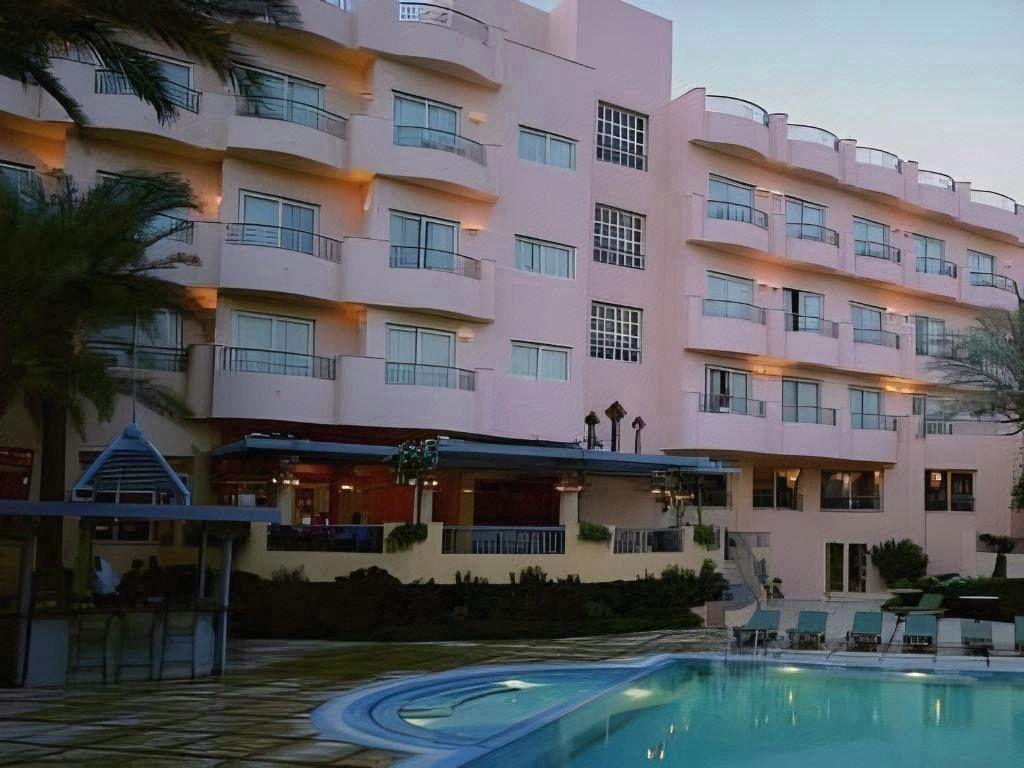 Sea Garden Hotel 8/42