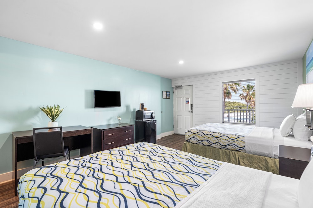 Boardwalk Beach Resort Hotel 39/65