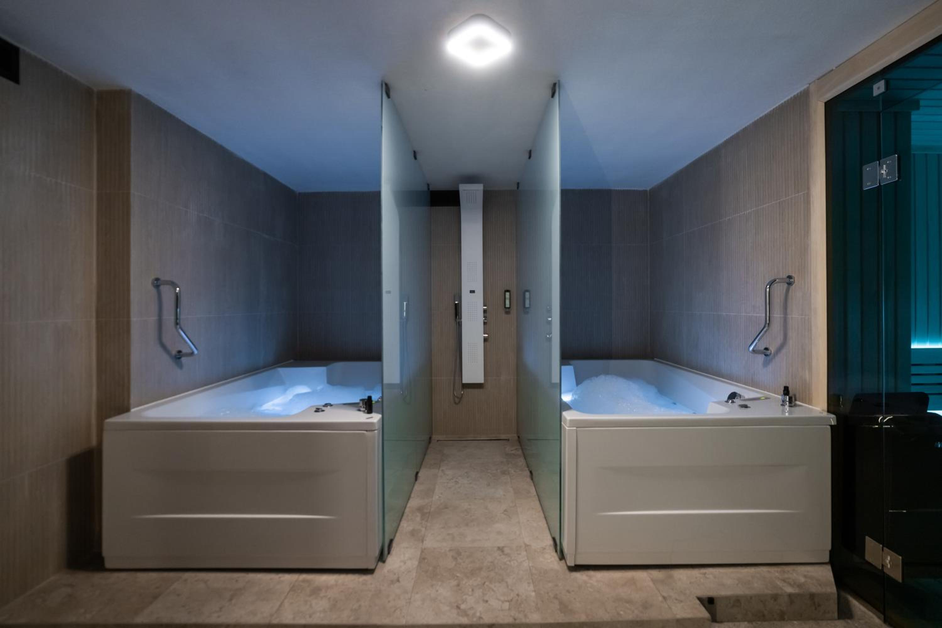 Emery Hotel Pristina 28/50