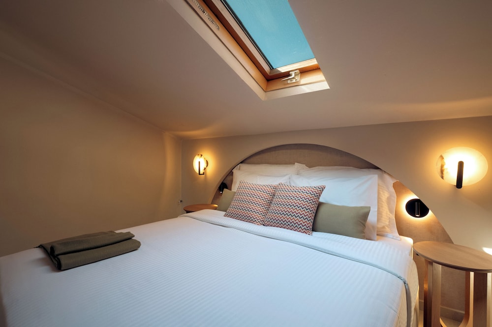 Sky, Loft, Azure, Suite, Queen Bed, Sea View, Sofa, Jetted Pool
