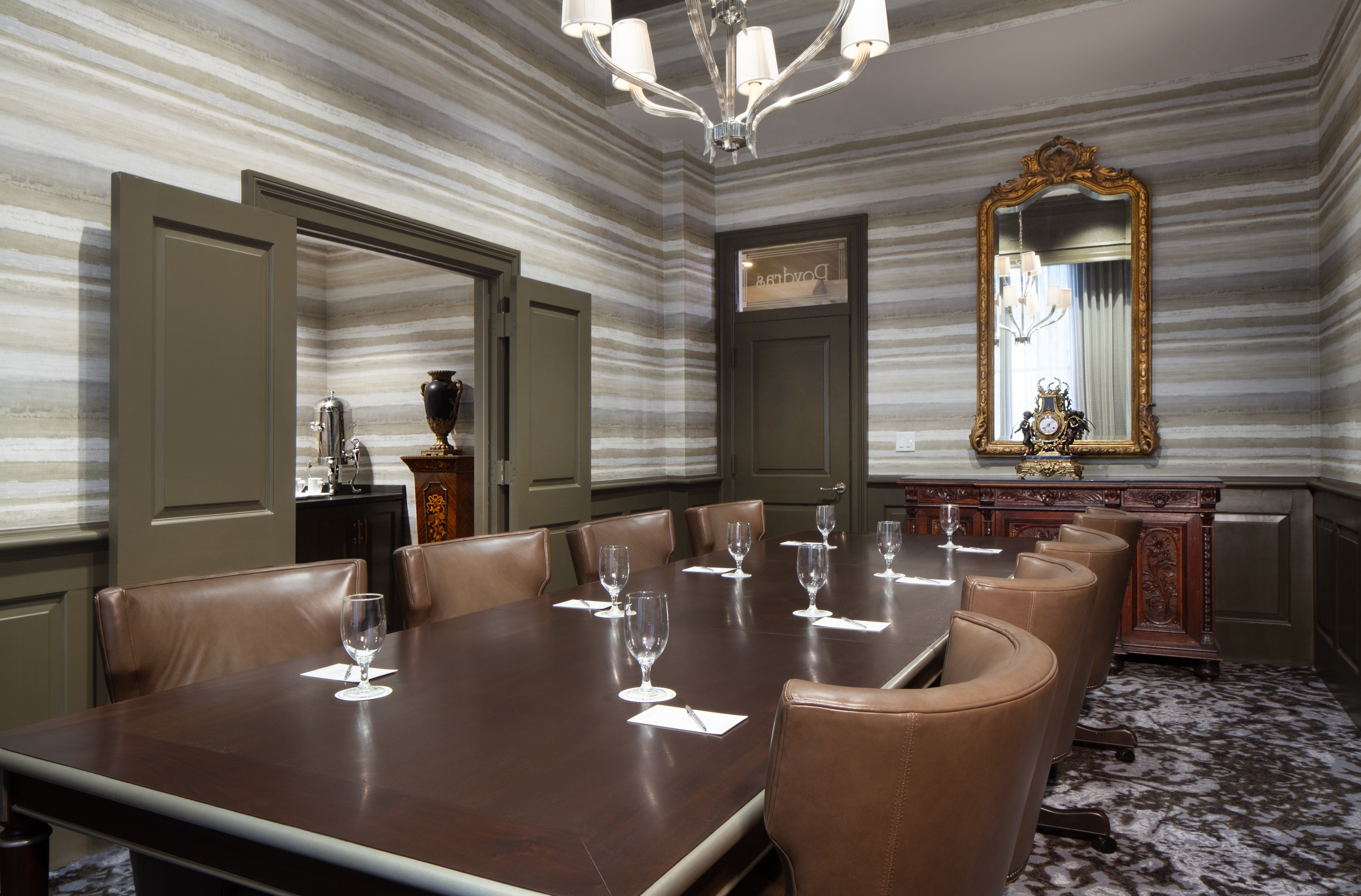 Le Pavillon Hotel 75/77