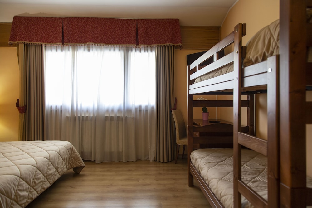 GRAND HOTEL DEL PARCO 37/62