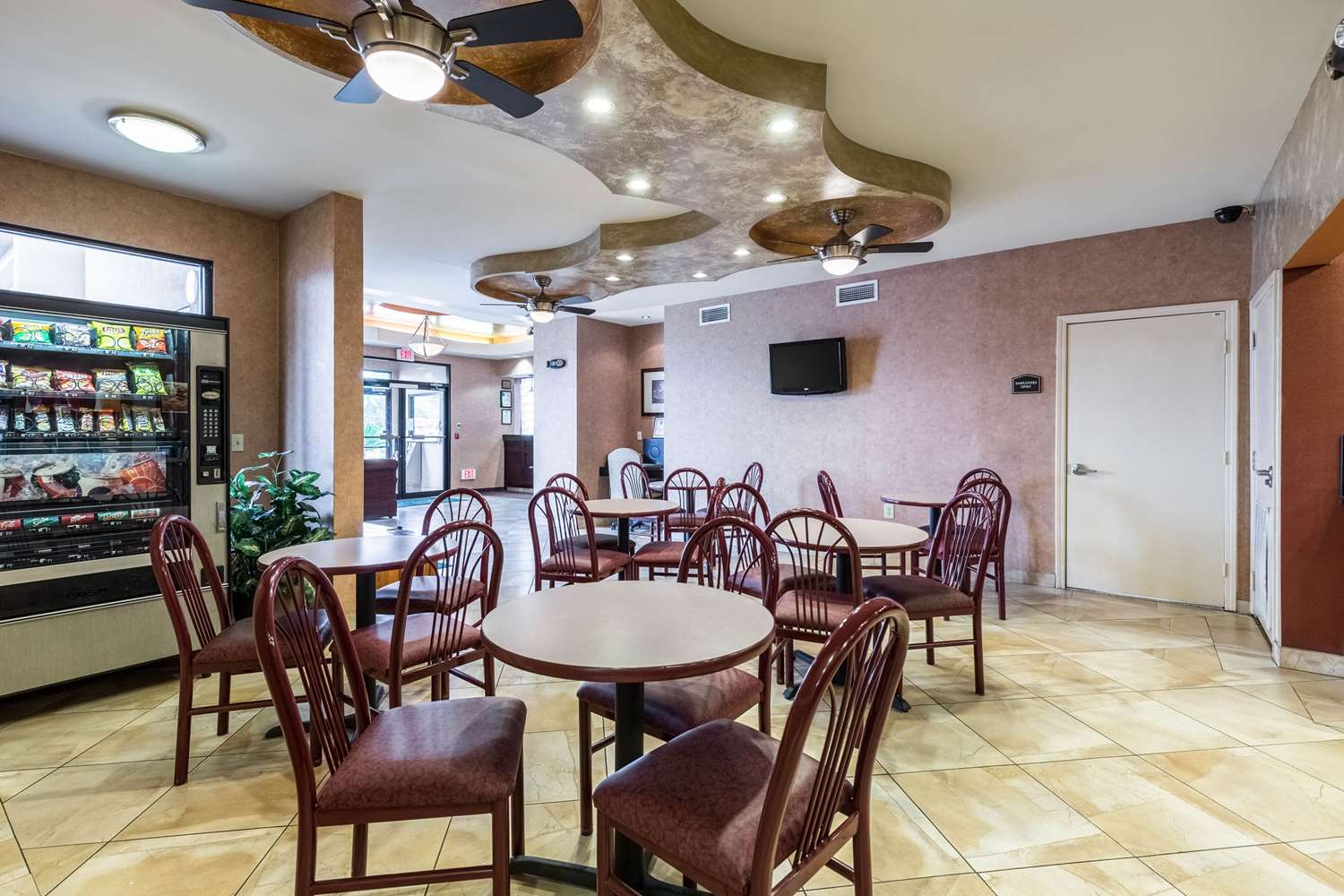 Quality Inn Alexandria 22/26