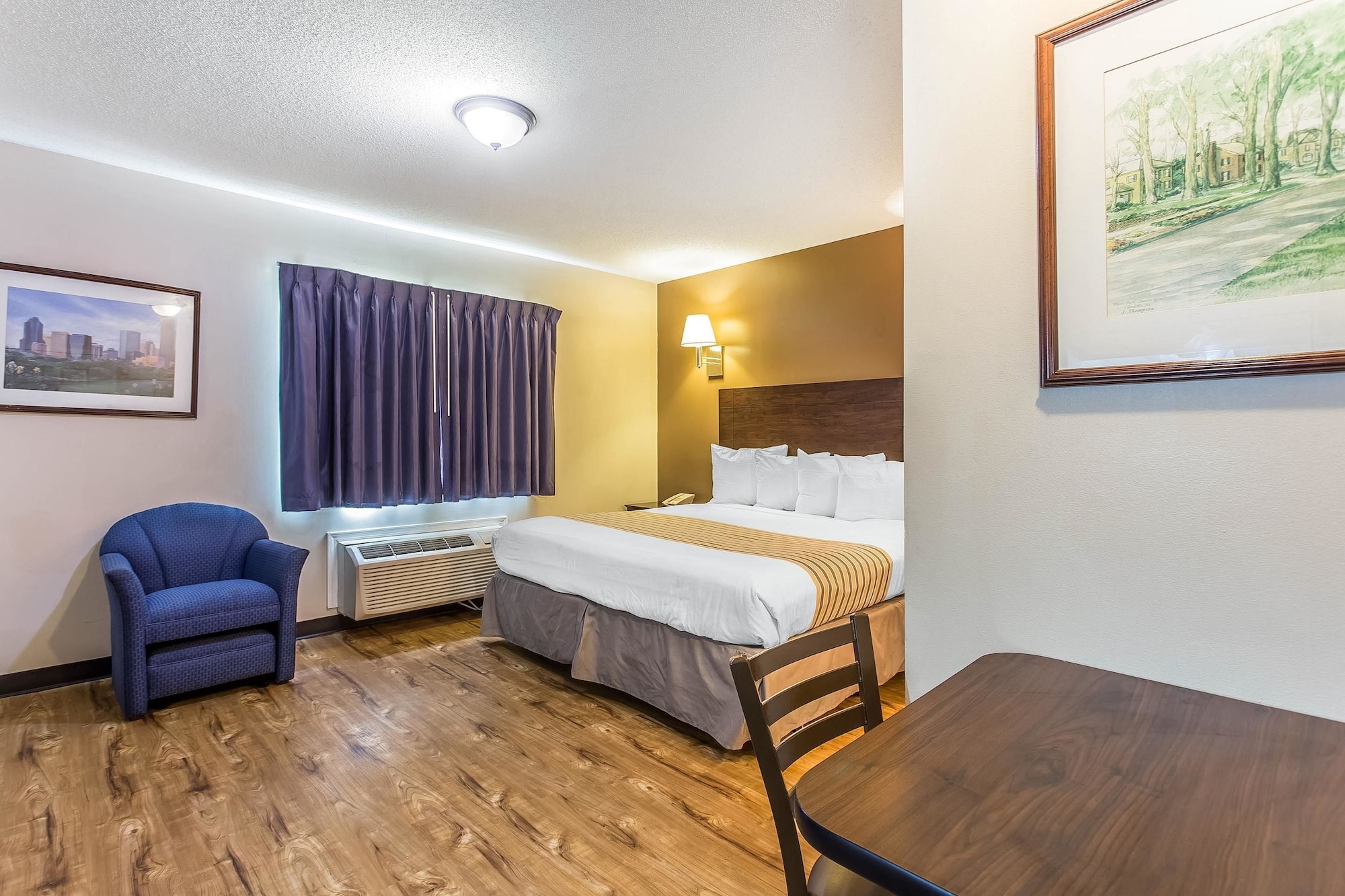 EFFICIENCY, KING BED