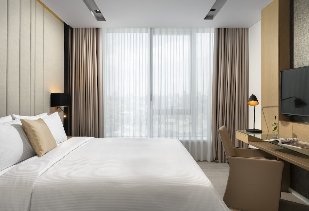 2 BEDROOMS, APARTMENT, CITY VIEW