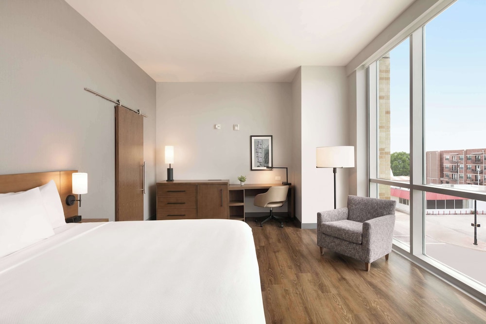 Hyatt Place Fort Worth/TCU 6/50