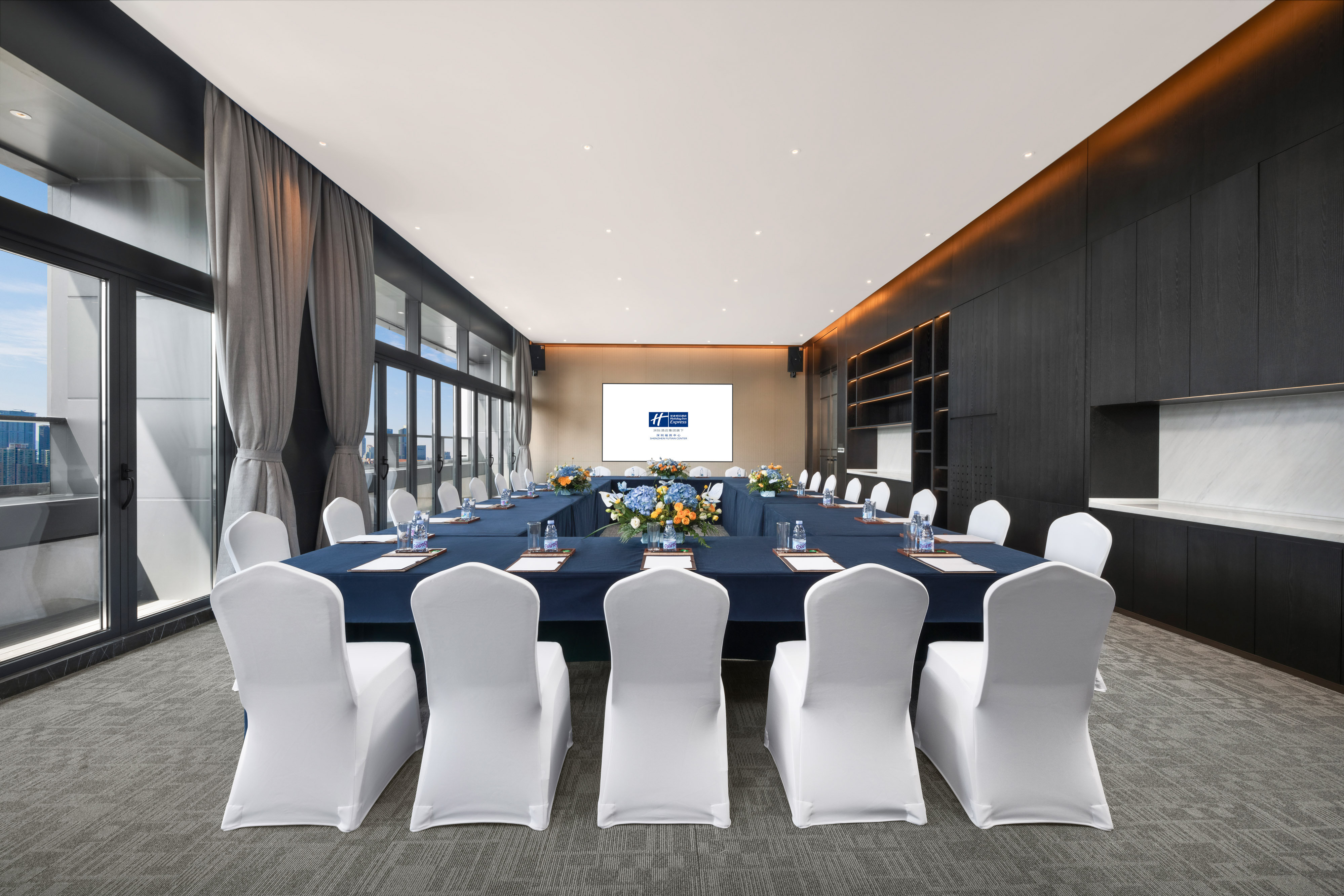 Holiday Inn Express Shenzhen Futian Center 49/63