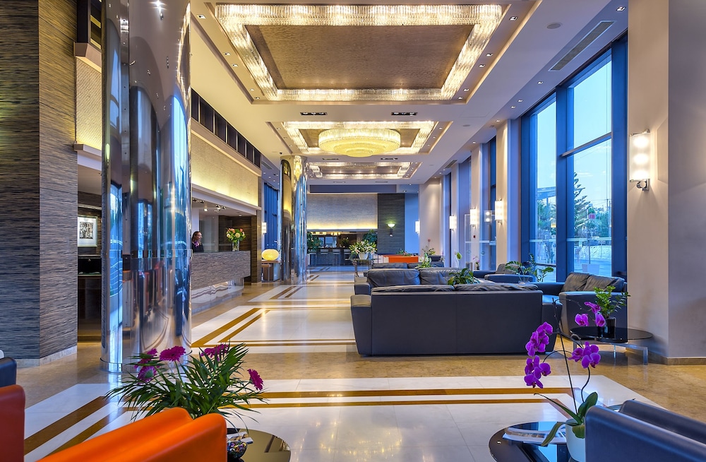 Porto Platanias Beach Resort & Spa 6/50