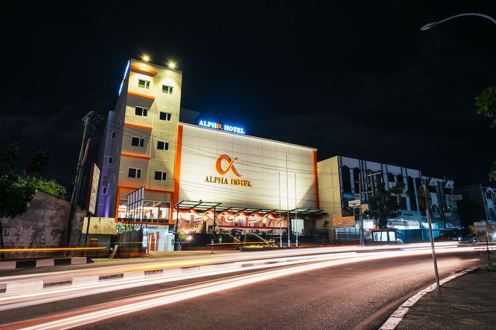 Alpha Hotel 13/15