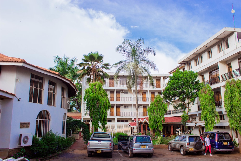 Kilimanjaro Crane Hotel 35/45
