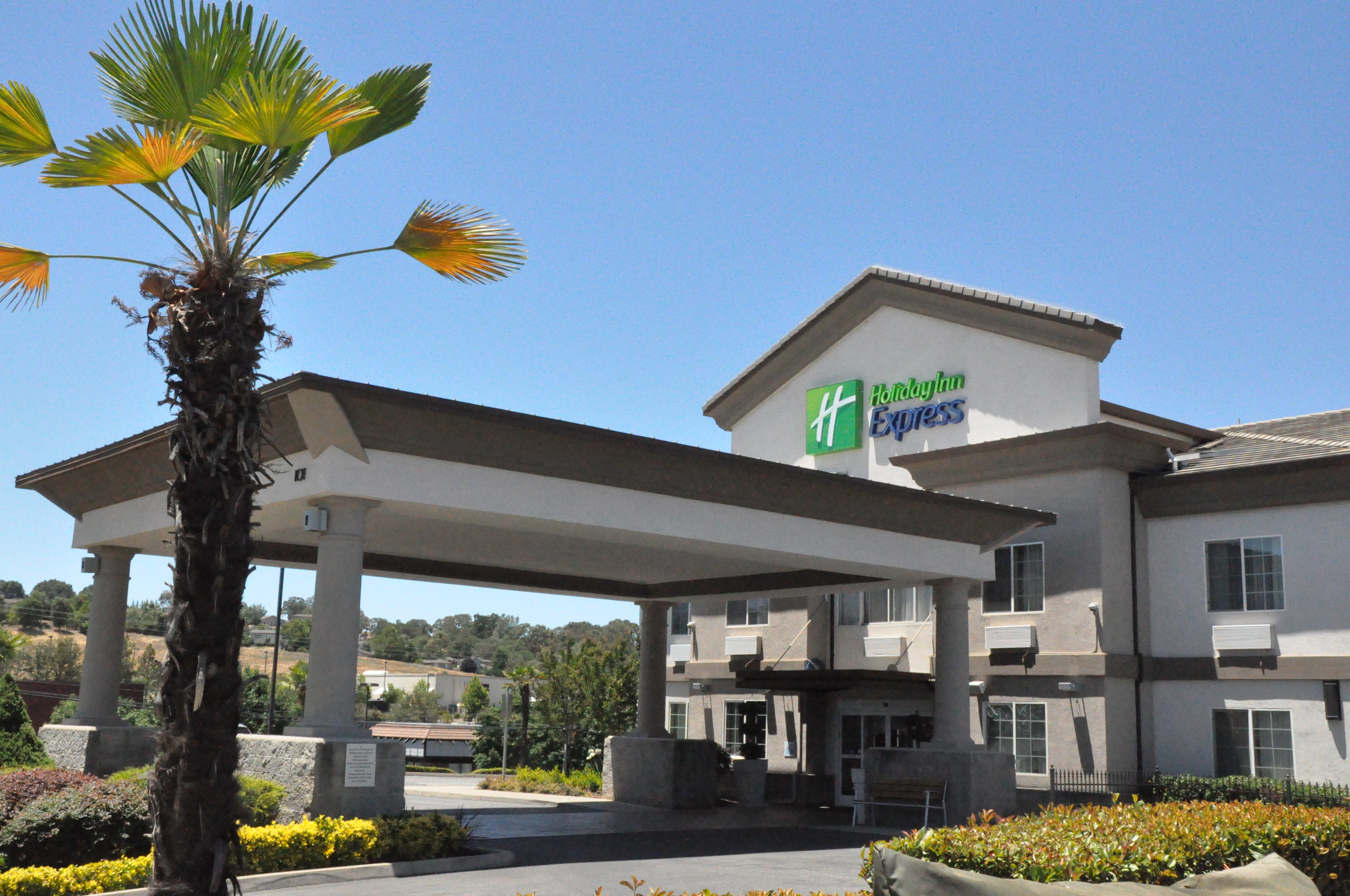 Holiday Inn Express Hotel And Suites Jackson Dining 1/17