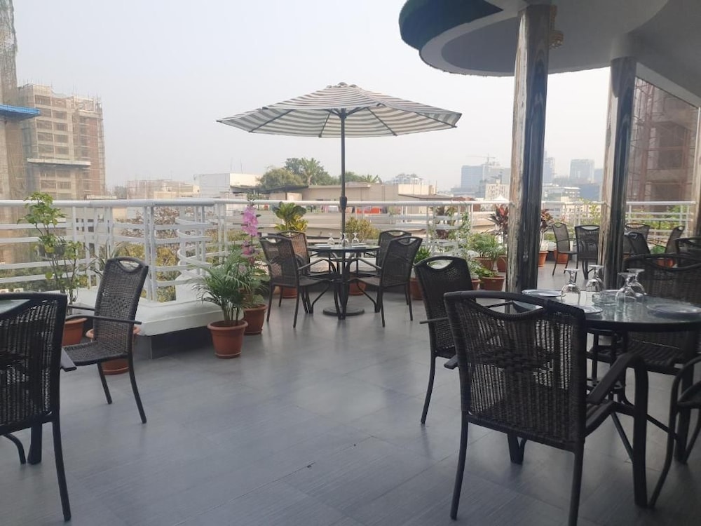 Hotel Aristocrat Inn 36/51