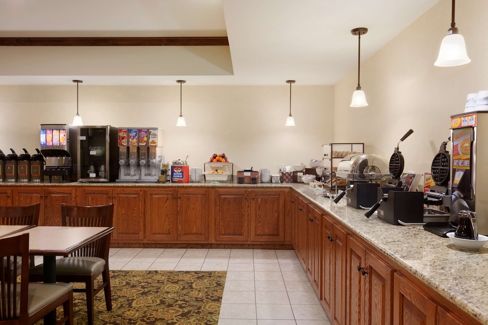 Country Inn and Suites By Radisson Ashland Hanover VA 22/30