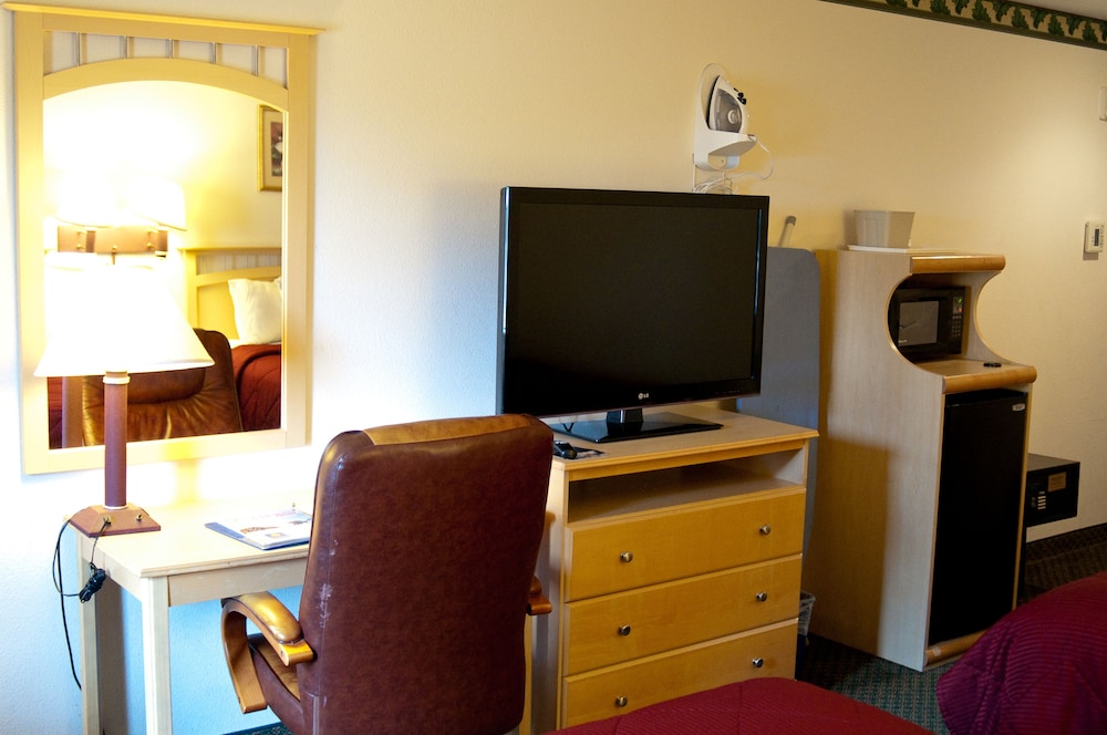 Lamplighter Inn Suites 43/46