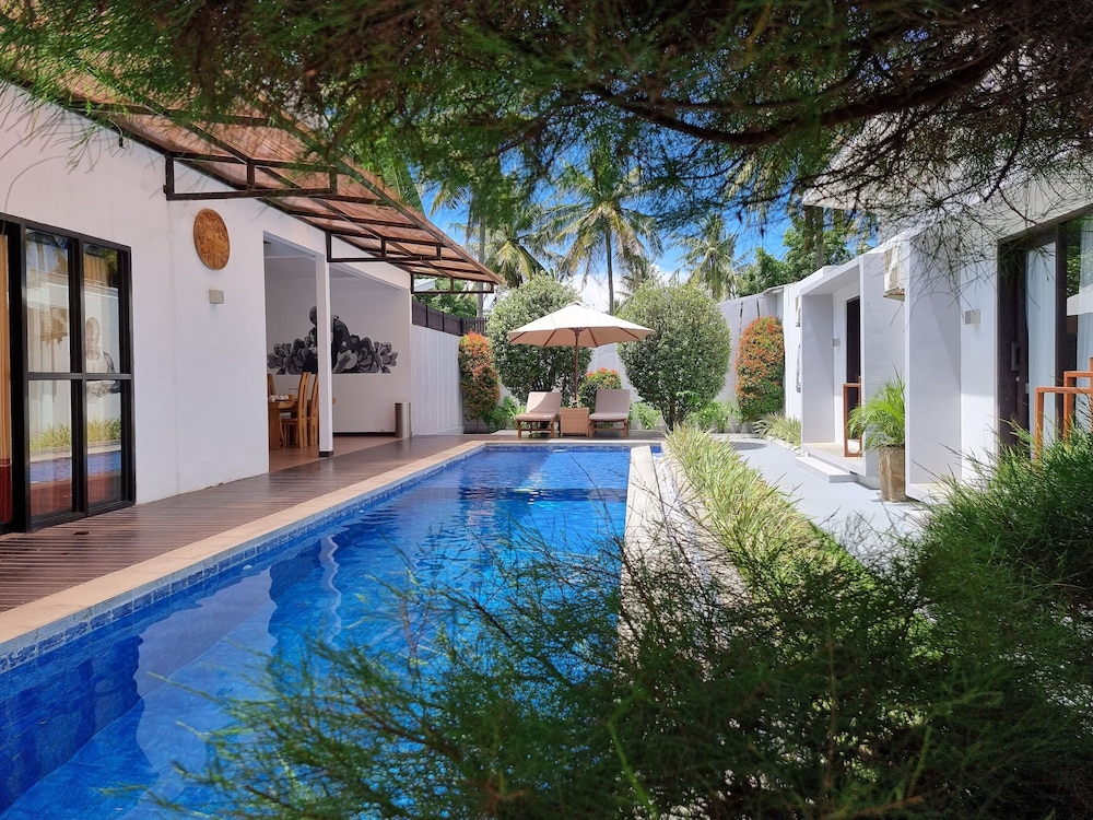 Gili Khayangan Villas 58/64